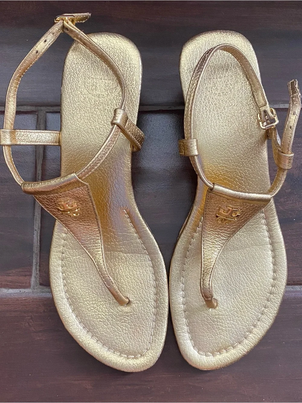 Tory Burch Women’s Gold Sandals Size 7.5 - Picture 1 of 5